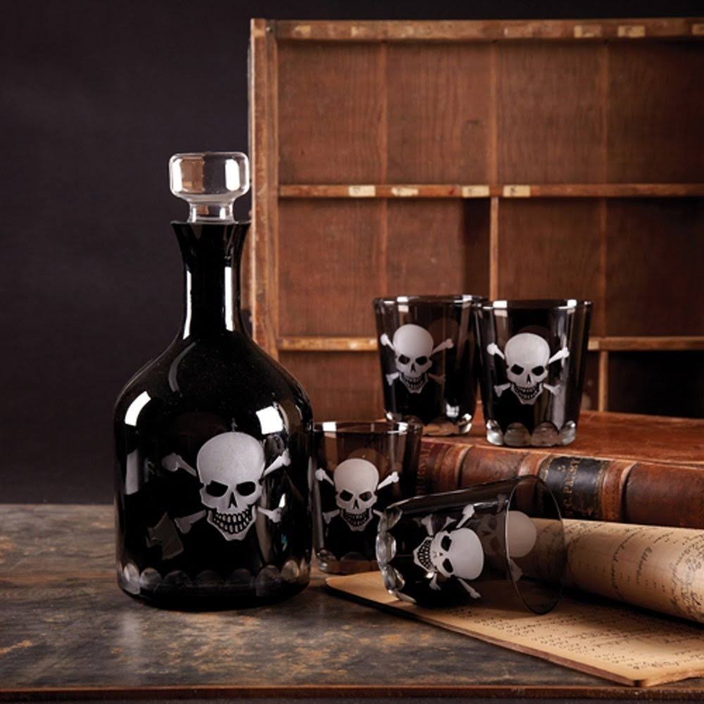 Skull and Crossbones Decanter Y11400