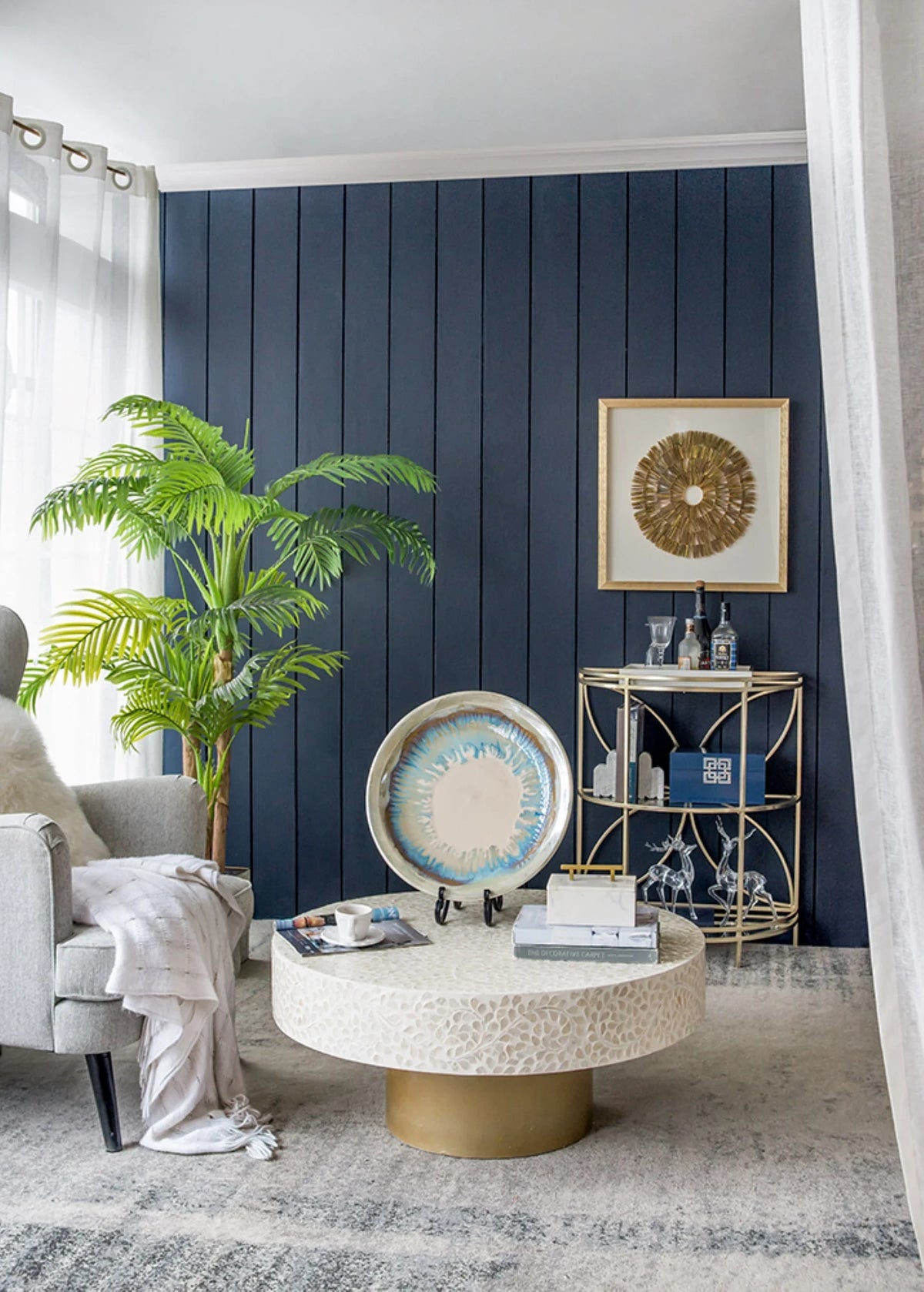 18" Blue and Beige Ceramic Charger with Stand E727