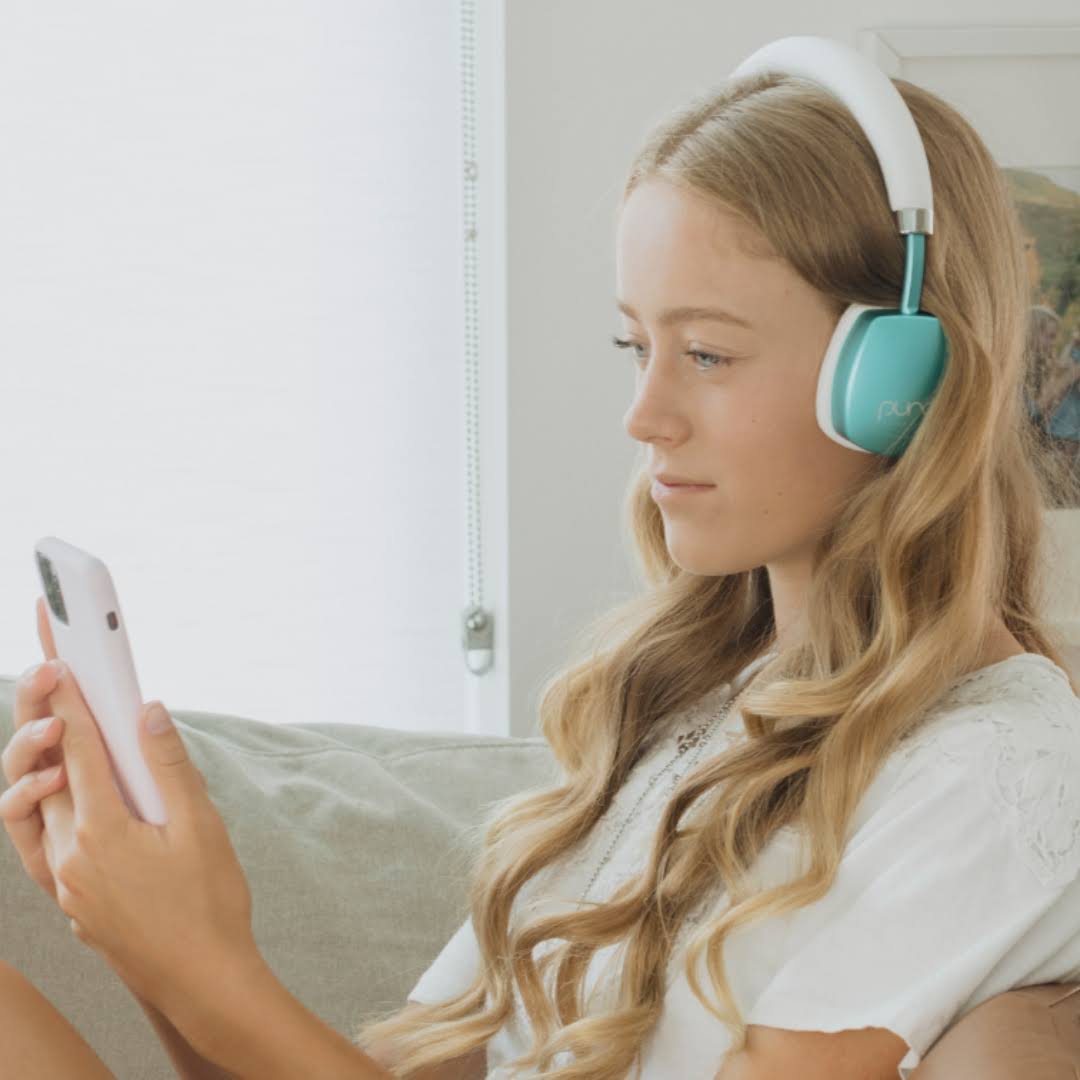 Light Pink Active Noise Cancelling Headphones F513251