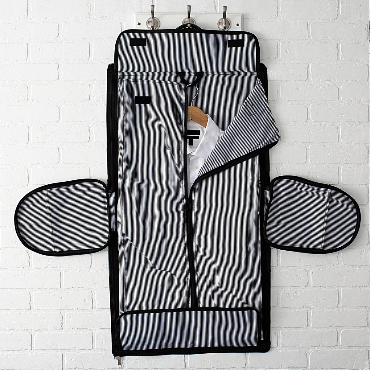 Black Microfiber Convertible Garment Bag D53114