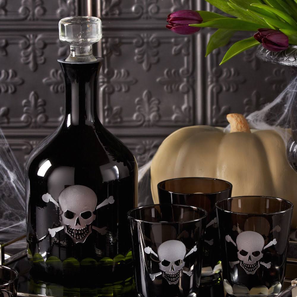 Skull and Crossbones Decanter Y11400