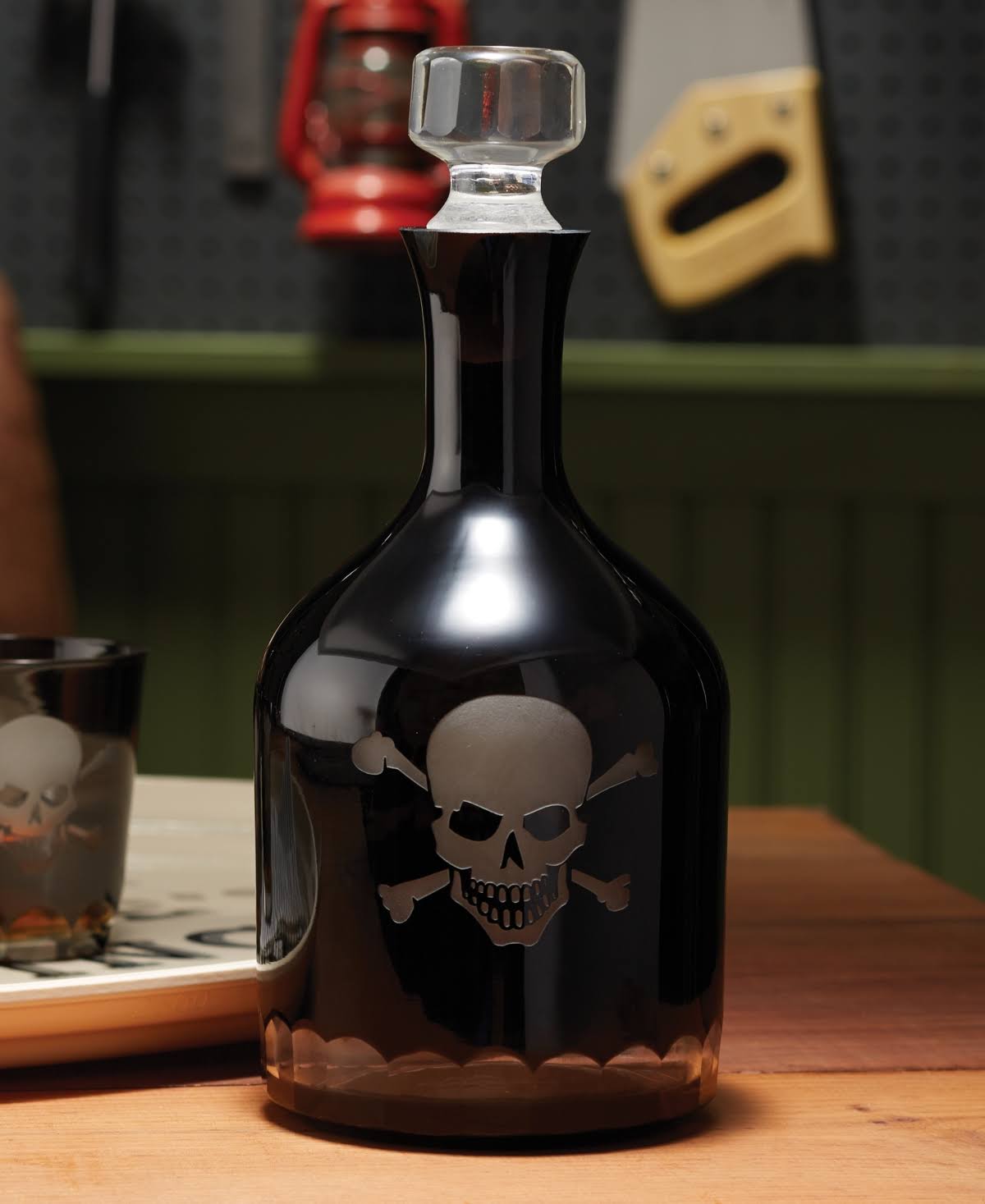 Skull and Crossbones Decanter Y11400